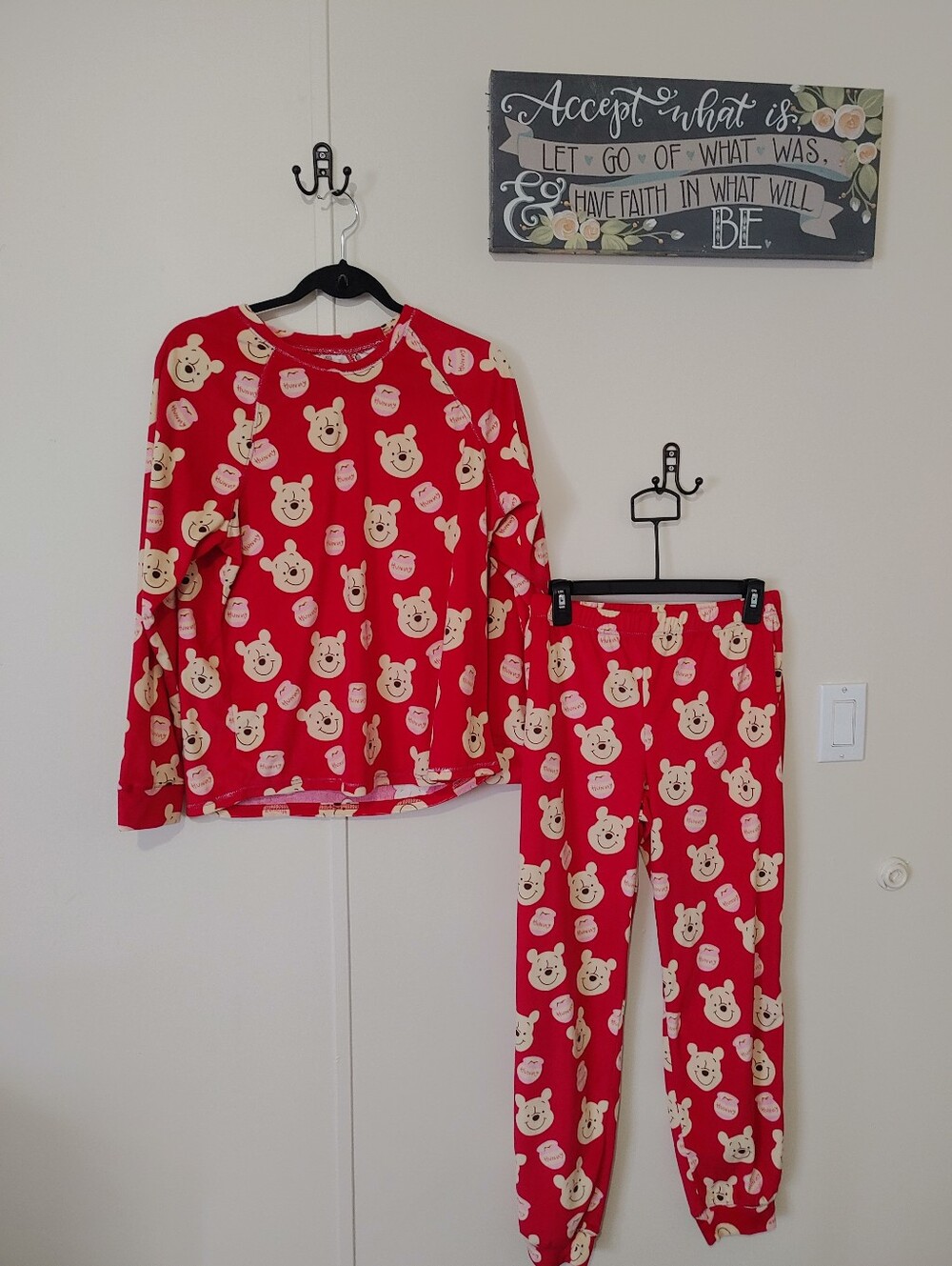 NWOT Disney Winnie The Pooh Super Soft Small 4/6 Velour Pajama Set